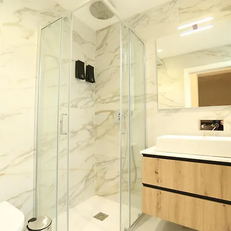 63 Letter - Sun-Filled & Quiet Apartments With Elevator Access * 리스본