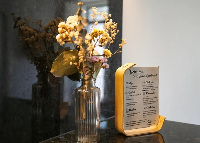 63 Letter - Sun-filled & Quiet With Elevator Access リスボン