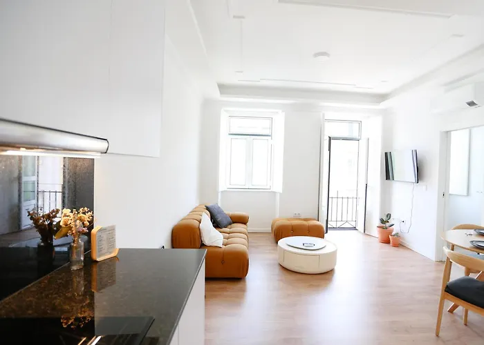 Apartment 63 Letter - Sun-filled & Quiet With Elevator Access