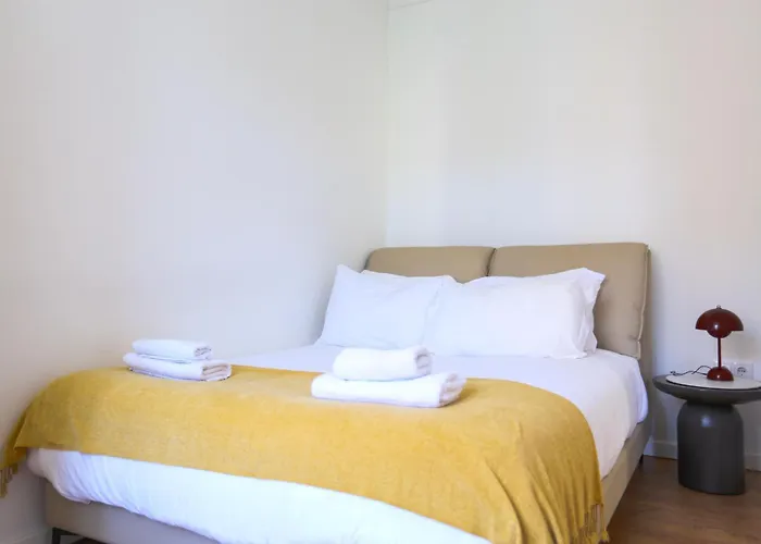 63 Letter - Sun-filled & Quiet With Elevator Access Apartment *