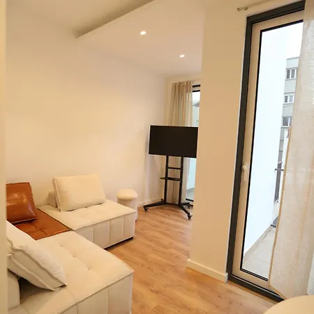 Appartement 63 Letter - Sun-filled & Quiet With Elevator Access Lissabon