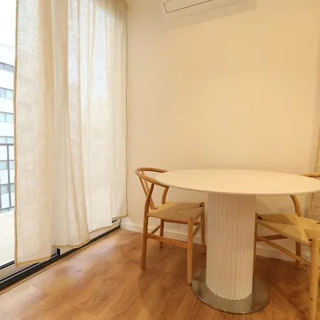 63 Letter - Sun-filled & Quiet With Elevator Access Appartement