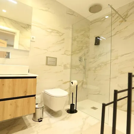 아파트 63 Letter - Sun-Filled & Quiet Apartments With Elevator Access 리스본