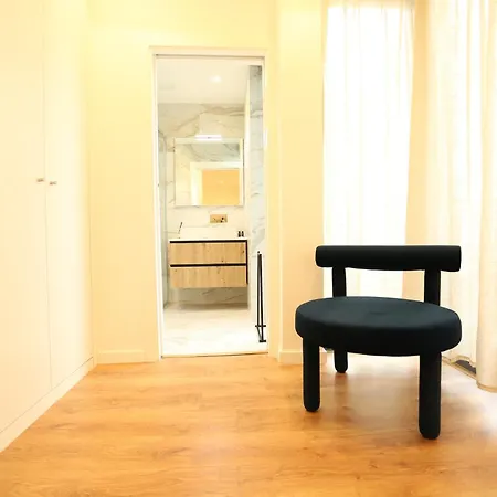 63 Letter - Sun-Filled & Quiet Apartments With Elevator Access