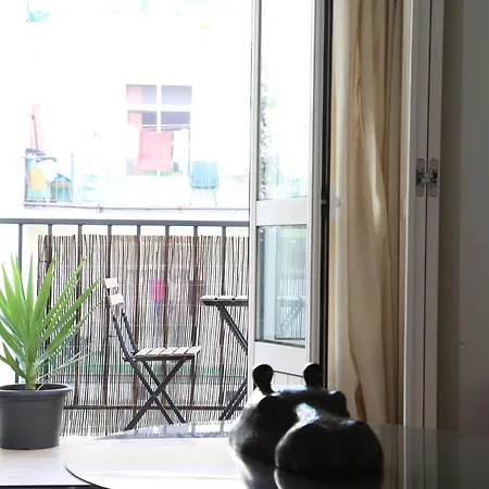 63 Letter - Sun-Filled & Quiet Apartments With Elevator Access *