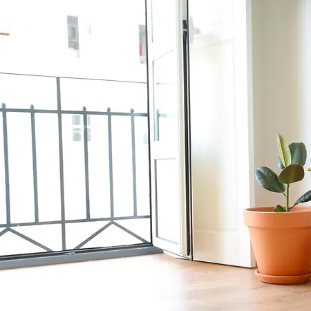 63 Letter - Sun-filled & Quiet With Elevator Access *